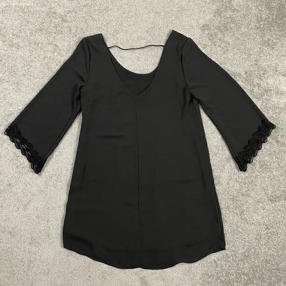 ASTR Black Relaxed Fit Crochet Detail Back V Cut Blouse 3/4 Sleeves Women’s M - Picture 3 of 5